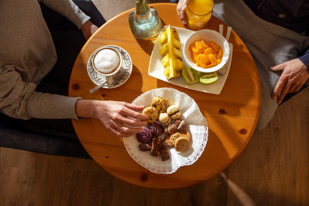 antico-bagno-terme-camera-coppia-colazione-1